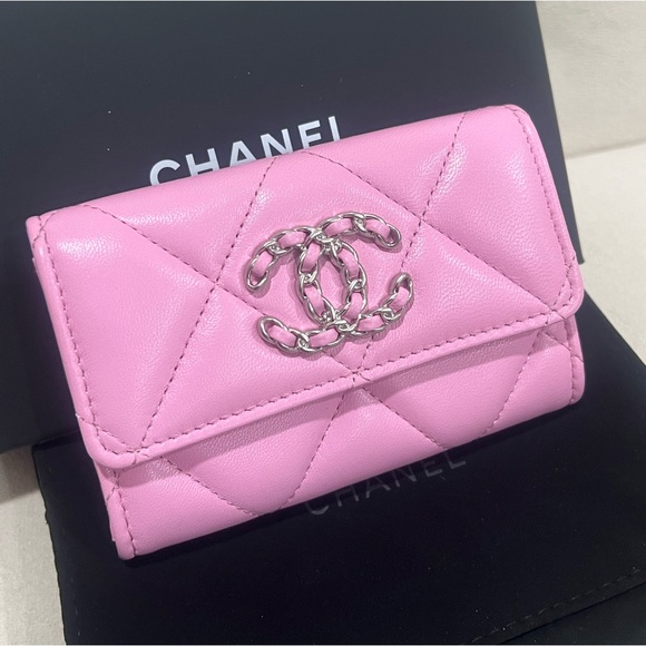CHANEL Handbags - New🔥Chanel 19 small flap wallet